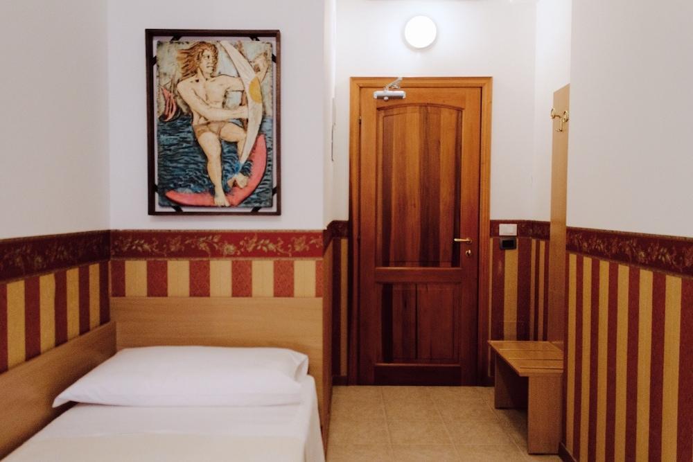 Hotel Plaza Cattolica Esterno foto