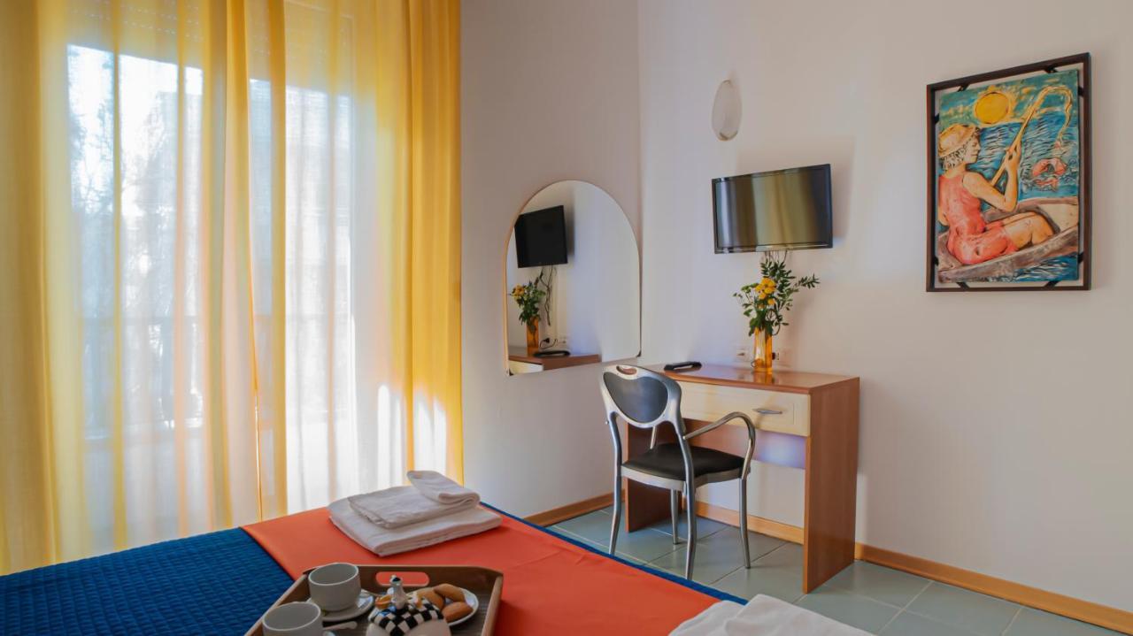 Hotel Plaza Cattolica Esterno foto