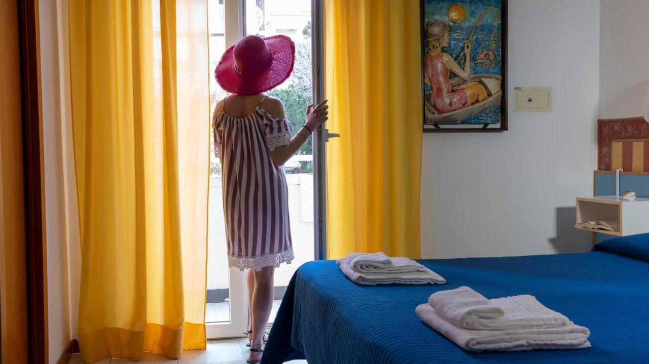Hotel Plaza Cattolica Esterno foto