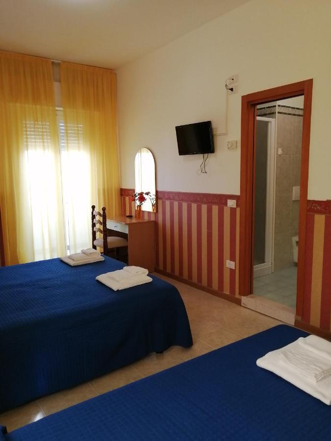 Hotel Plaza Cattolica Esterno foto
