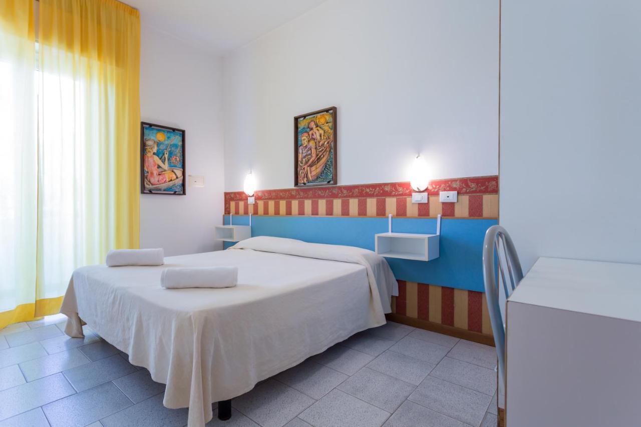 Hotel Plaza Cattolica Esterno foto
