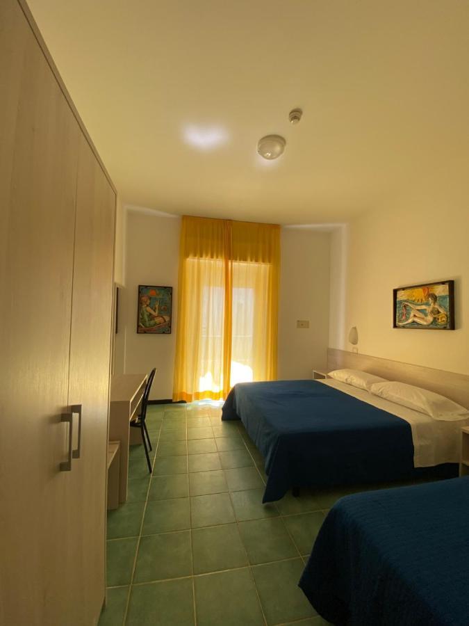 Hotel Plaza Cattolica Esterno foto